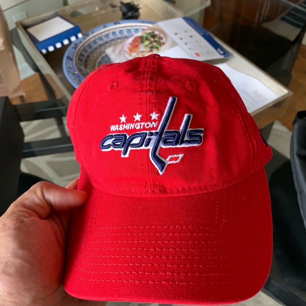Brand new. New era Washington capitals hat.